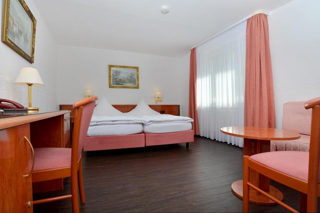 Hotel Zehnthof Кохем Номер фото